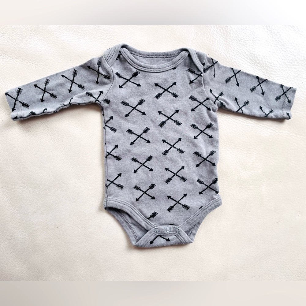 10/$30💥Unisex Yoga Sprout Crossed Arrows Long Sleeve Bodysuit Onesie, Grey Black